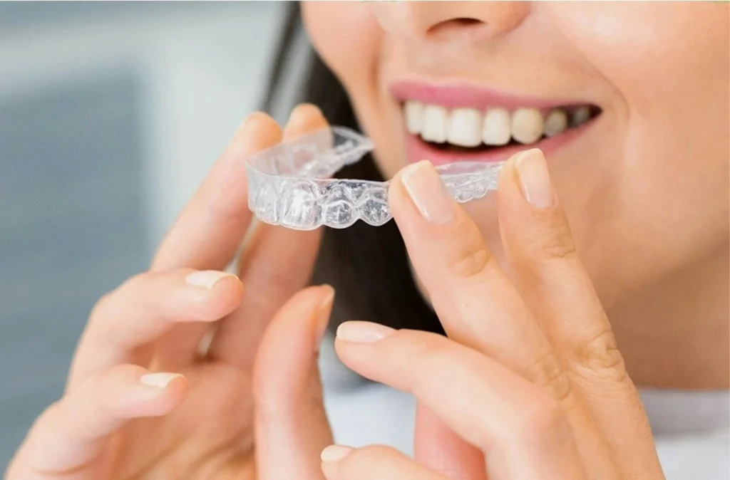 Invisalign en las manos